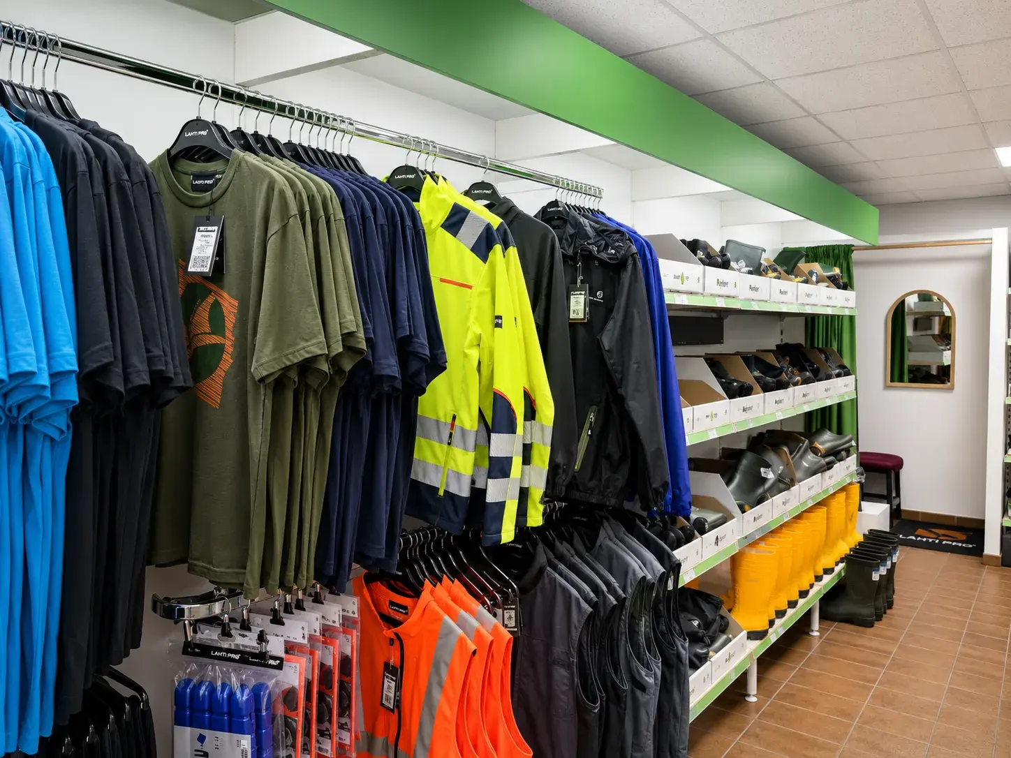 Arbeitsbekleidung, Schuhe & Stiefel im Raiffeisenmarkt Wiesbach