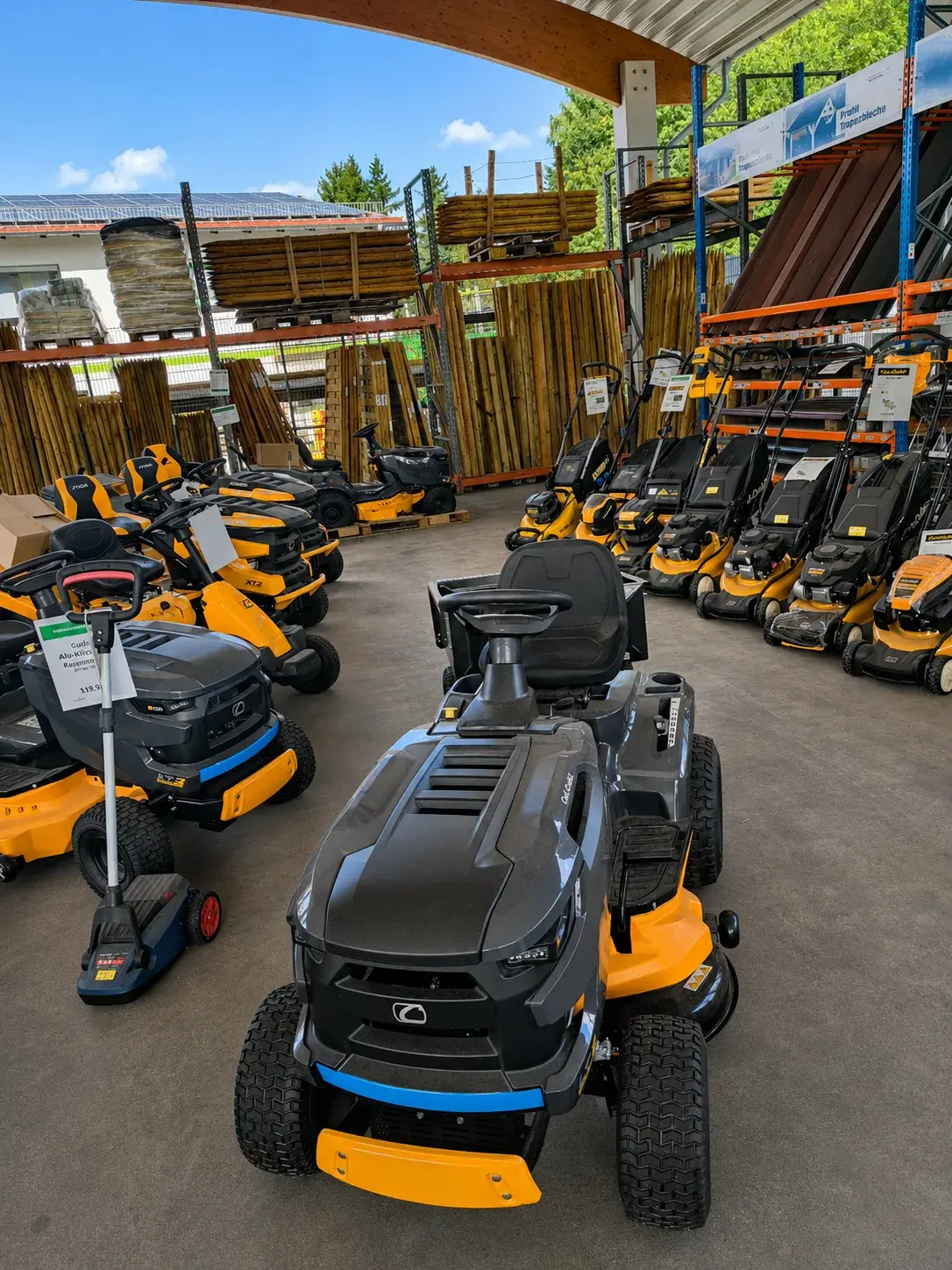 Gartentechnik im Raiffeisenmarkt Wiesbach