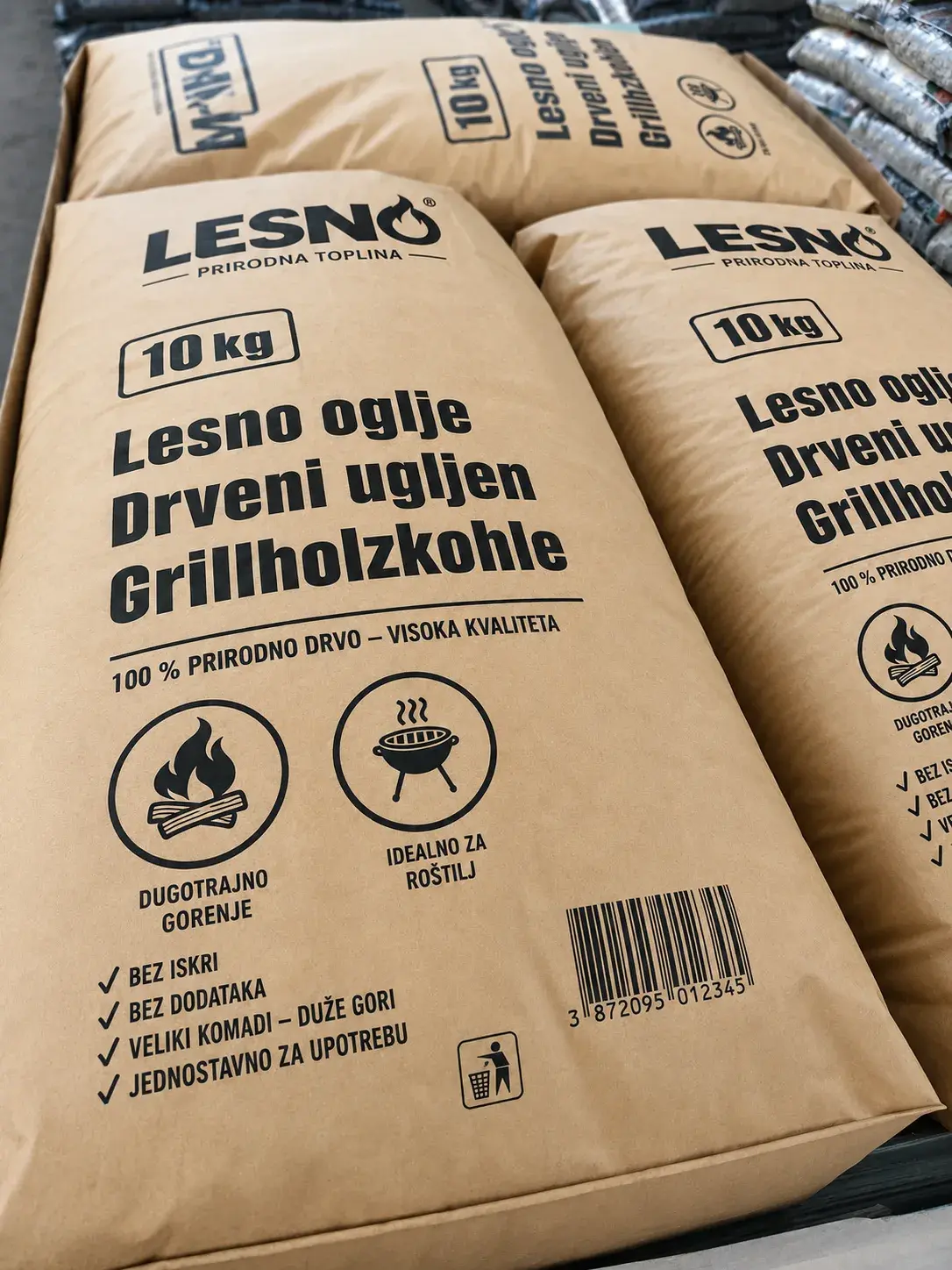 Holzkohle im Raiffeisenmarkt Wiesbach